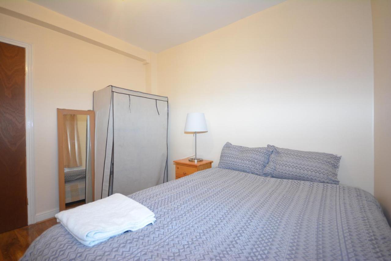 London Deluxe 6 Bedroom House Dagenham Esterno foto