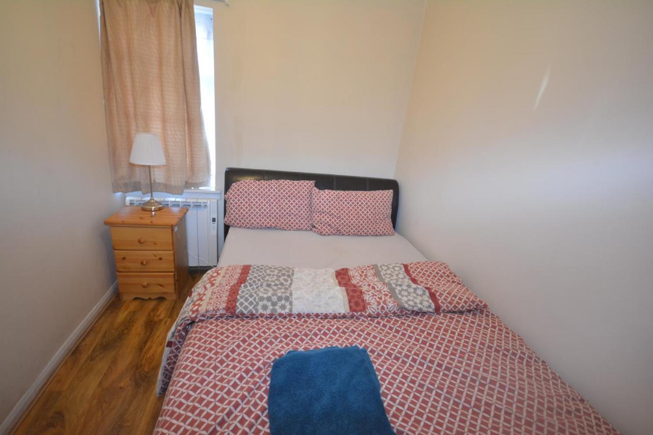 London Deluxe 6 Bedroom House Dagenham Esterno foto