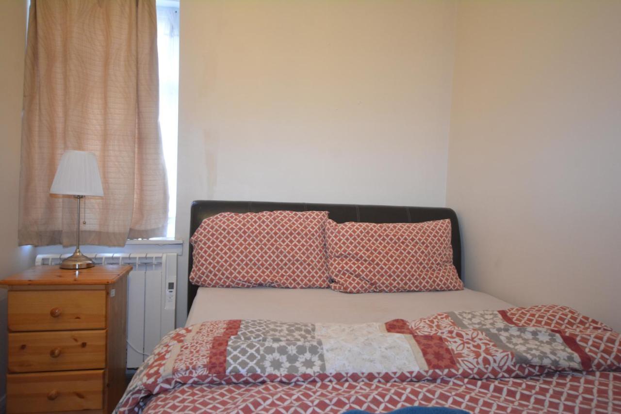 London Deluxe 6 Bedroom House Dagenham Esterno foto