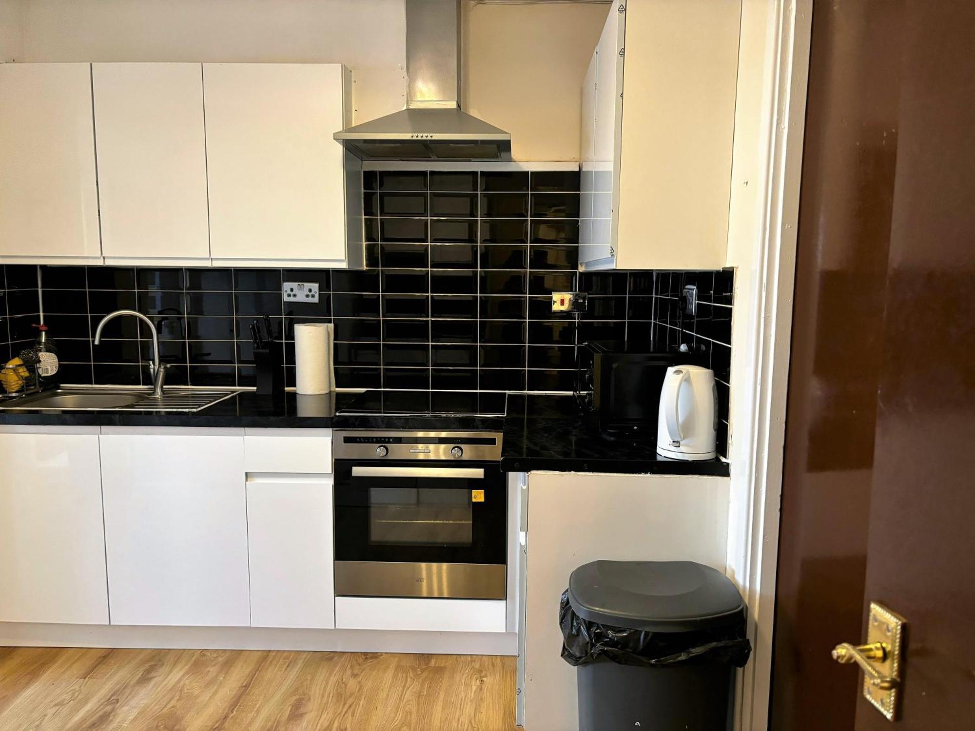 London Deluxe 6 Bedroom House Dagenham Esterno foto
