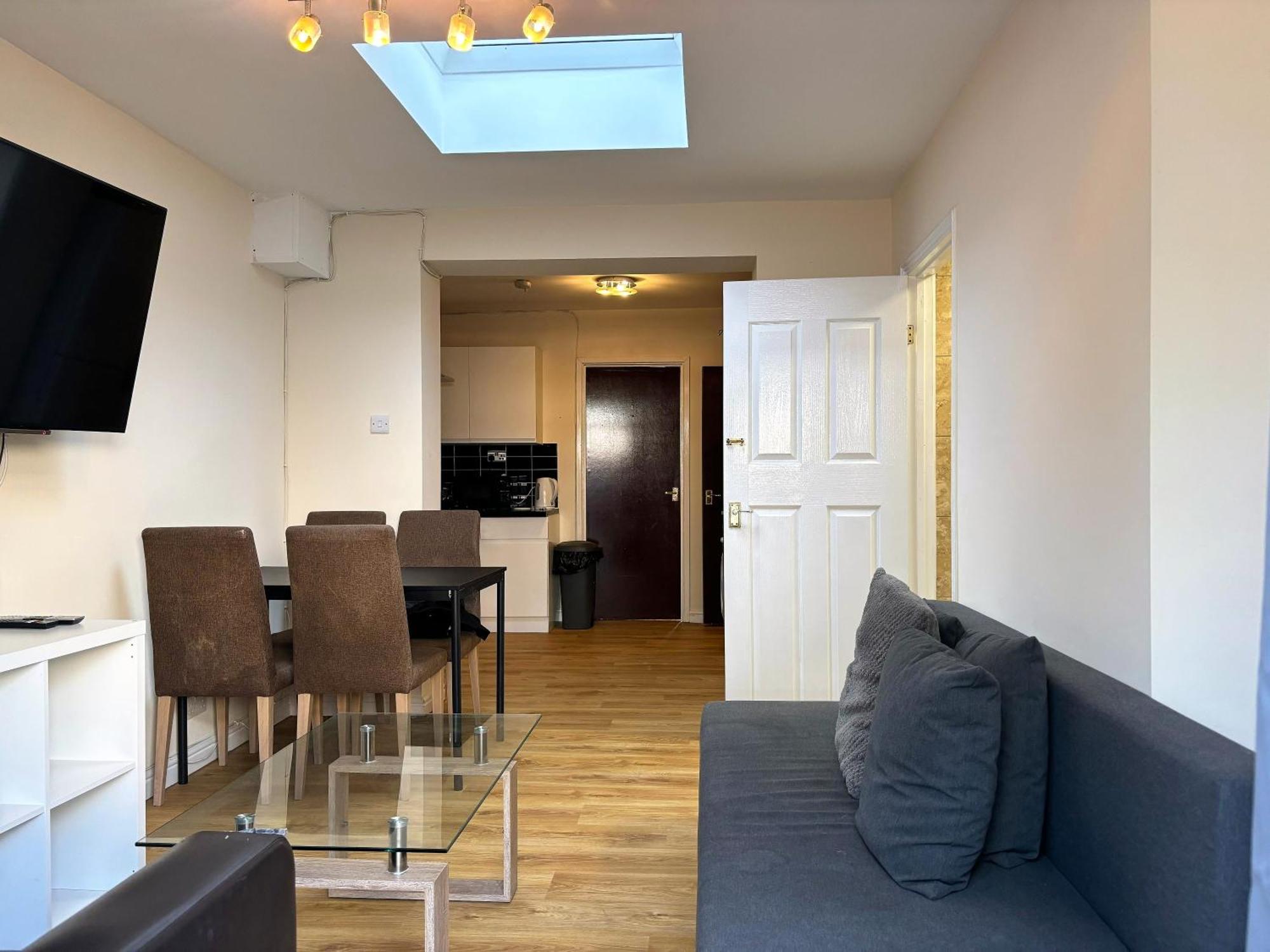 London Deluxe 6 Bedroom House Dagenham Esterno foto